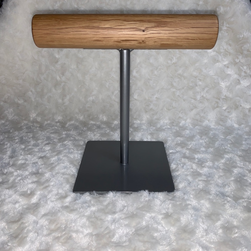 High Quality T-Bar Bracelet Display Wood Metal
